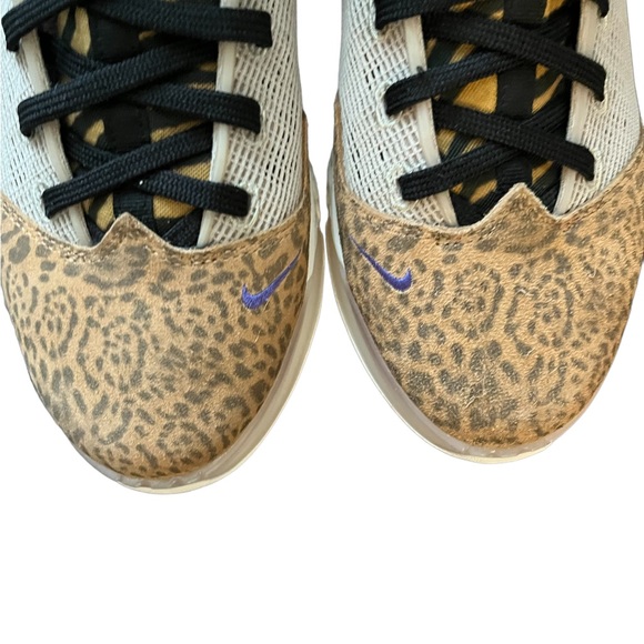 Nike LeBron 19 low safari sneakers basketball shoes  men's size 7.5 - Picture 3 of 8